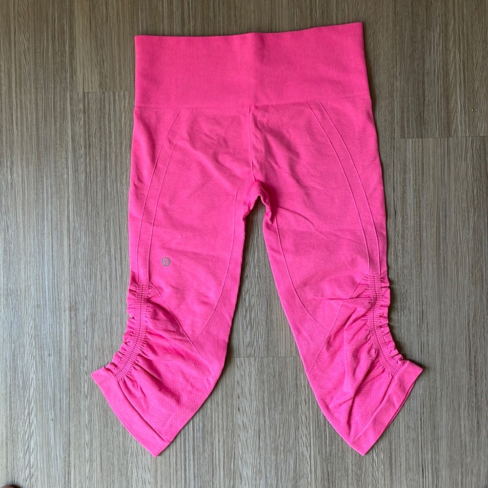 Lululemon seamless neon pink crop pants